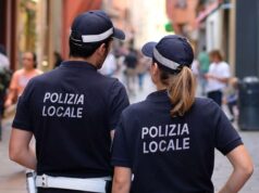 Denunce per spaccio, resistenza, minacce e porto d’armi abusivo da parte della Polizia Locale di Bologna