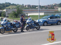 Controlli su mezzi destinati al trasporto merci pericolose, veicolo fermato e patente sospesa