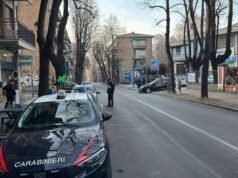 Sorpreso a spacciare crack vicino alla stazione, arrestato a Reggio Emilia