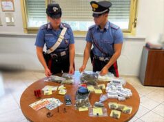 Bologna: trovato con tre etti di droga, materiale per il confezionamento e cartucce da arma da fuoco