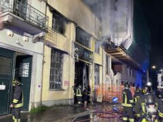 Incendio in un emporio cinese a Milano, morti tre giovani