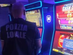 Cinquanta macchine da gioco accese in orario vietato, a Bologna sanzioni per circa ottomila euro