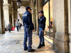 Bologna: donna denunciata per tentata rapina durante i controlli della Polizia di Stato in Piazza XX settembre