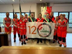 Consegnata la bandiera dei 120 anni di Anpas ai Sindaci di Castelnovo Monti e di Vetto