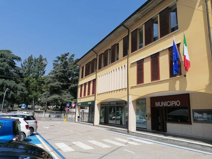 Iniziato l’intervento di rafforzamento della Sede municipale di Piazza della Libertà a Vezzano