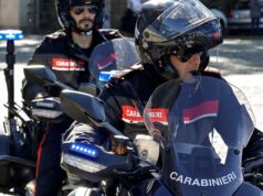 Imola, padre aggredisce il figlio mentre è in compagnia del fratellino minorenne: arrestato