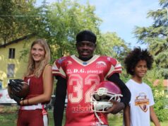 Gli HOGS alzano la bandiera antirazzista in campo: “porte aperte a tutti, anche a chi non può pagare”