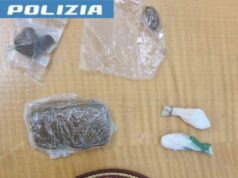 Trovati con addosso eroina, cocaina e hashish: due denunciati a Reggio Emilia