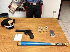 Scandiano, in auto e a casa droga ed armi: denunciato dai carabinieri