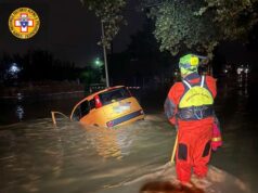 Auto in un fossato: famiglia soccorsa tra Savignano sul Panaro e Serravalle