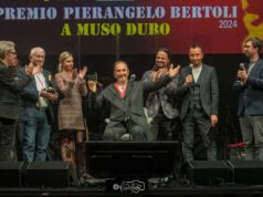 Andrea Mingardi ha ricevuto il Premio Pierangelo Bertoli – A muso duro