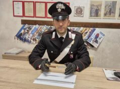 Bologna: minaccia con un coltello l’addetto alla sicurezza di un supermercato. Arrestato