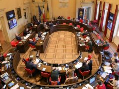 Per il bilancio preventivo 2025-27 del Comune di Modena più tempo per il confronto con la città