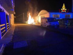 Incendio nel parcheggio di una rivendita di auto ad Argelato