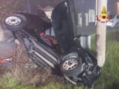 Auto esce di strada a Cadelbosco Sopra, ferita una ragazza