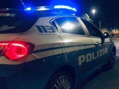 Reggio Emilia: non trovando nulla nel bar derubato, rovista nei frigo e si cucina la cena