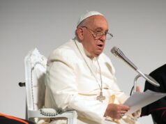 Diritti umani, Papa “Governanti ascoltino grido di pace”