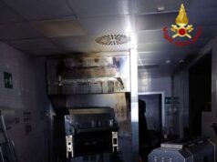 Incendio canna fumaria al Burger King di via Marconi a Bologna