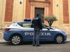 Tentano di rubare in un esercizio commerciale a Reggio Emilia ma vengono beccati: denunciati dalla Polizia di Stato