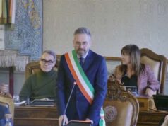 Il sindaco Matteo Lepore ha consegnato la Turrita d’argento a Paolo Bolognesi, Daria Bonfietti e Rosanna Rossi Zecchi