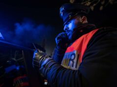 Montefiorino: aggredisce i Carabinieri intervenuti in un locale pubblico. Denunciata