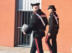 Villa Minozzo: esce dal ristorante per fumare una sigaretta e le rubano la borsa