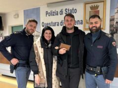 Modena: ritrovano un portafoglio con 1800 euro e lo portano in Questura