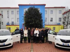 “La Nostra Mirandola” spinge l’assistenza sul territorio: donate due auto ad alimentazione ibrida