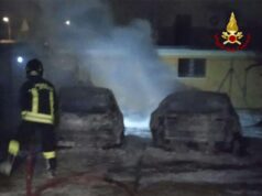 Due auto distrutte in un incendio nella notte a Reggiolo