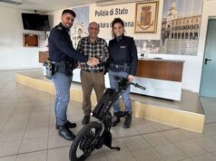 La Polizia di Stato di Modena ritrova, dopo il furto, una bici elettrica per sedia a rotelle