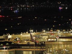 A Washington aereo si scontra con elicottero militare, diversi morti