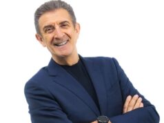 Ezio Greggio con lo spettacolo ‘Una vita sullo schermo’ sabato al Teatro Celebrazioni di Bologna