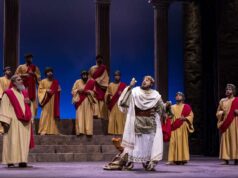 Enrico Brignano porta sul palco dell’EuropAuditorium di Bologna “I 7 re di Roma”