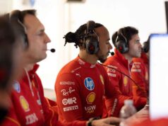 Giri inaugurali in Ferrari per Lewis. Ritorno in abitacolo per Charles