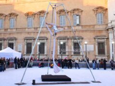 Modena, due domeniche di musica e spettacoli sul ghiaccio in piazza Roma