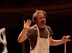 A San Prospero lo spettacolo di e con Gabriele Genovese che racconta un paese di straccioni, porci e re