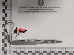 Armato di coltello tenta rapina in un negozio del quartiere Navile a Bologna