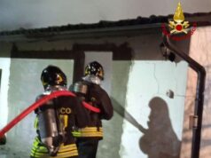 Incendio in una casa colonica disabitata a Brescello