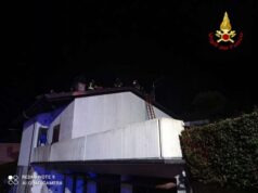 Canna fumaria a fuoco a Vergato, coinvolta parte del tetto dell’abitazione