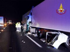 Tamponamento tra camion in A1, grave un camionista