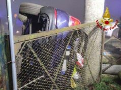 Auto esce di strada a Finale: sei feriti, quattro sono bambini