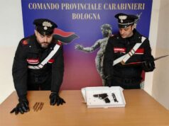 Detiene illegalmente un’arma in casa: arrestato a Bologna