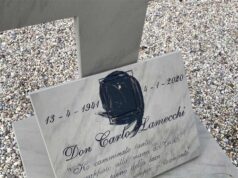 Nuovamente vandalizzata la tomba di Don Carlo Lamecchi