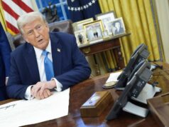 Usa, Trump firma ordine esecutivo per dazi a Cina, Canada e Messico