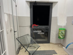 Danneggia self e porta ingresso stazione di Grizzana, minorenne denunciato