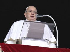 Papa, crisi respiratoria e applicazione dell’ossigeno