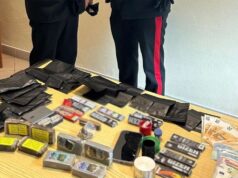 Richiesta di aiuto di docenti e genitori per smantellare il traffico di droga davanti a un istituto comprensivo bolognese