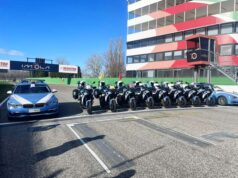 Il grande ciclismo sta per tornare: la Polizia Stradale di Bologna scalda i motori simulando le scorte in Autodromo