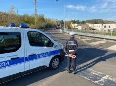 Prende in prestito la patente del coinquilino e fa un incidente: denunciato a San Lazzaro