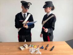 Vergato: non si ferma all’alt, tenta di investire un carabinieri poi si schianta contro una staccionata